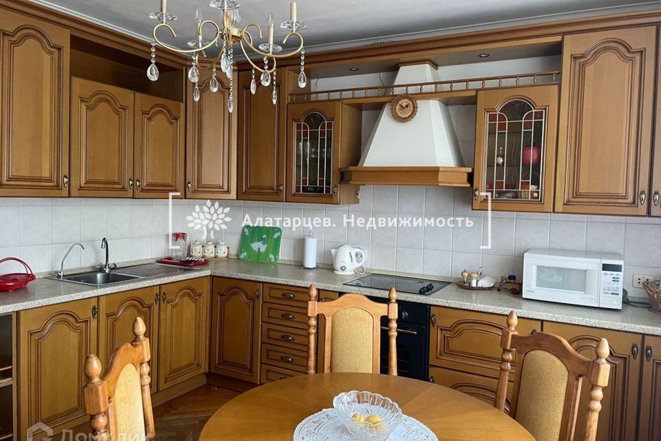 Сдаётся 4-комнатная квартира, 128.8 м²