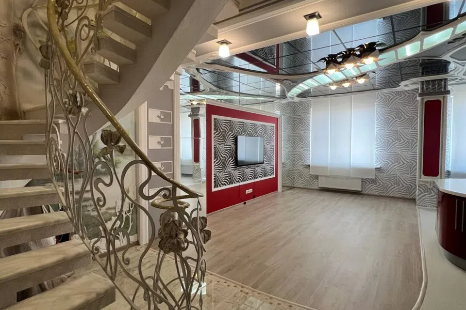 Продаётся 3-комнатная квартира, 110 м²