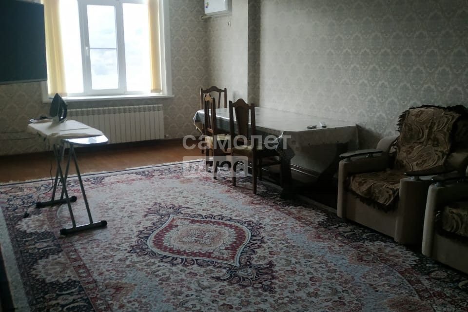 Сдаётся 2-комнатная квартира, 90 м²