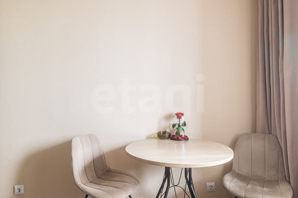 Продаётся 1-комнатная квартира, 39.7 м²
