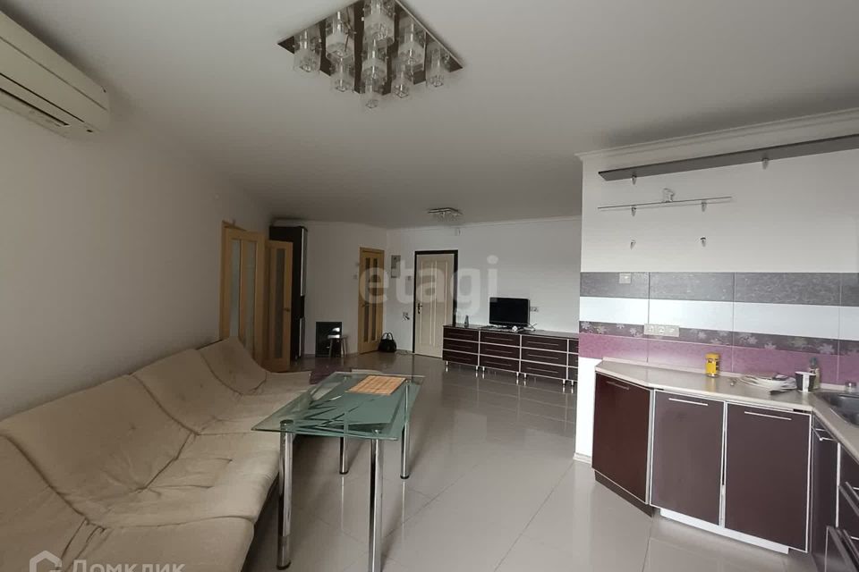 Продаётся 2-комнатная квартира, 63 м²