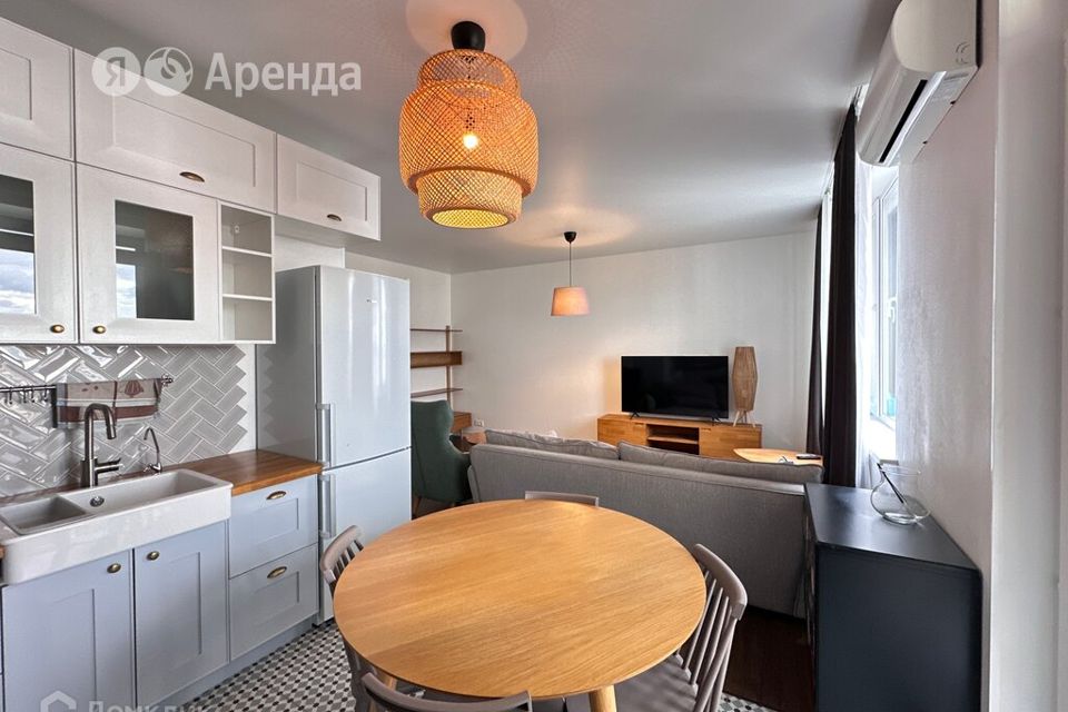 Сдаётся 2-комнатная квартира, 85 м²