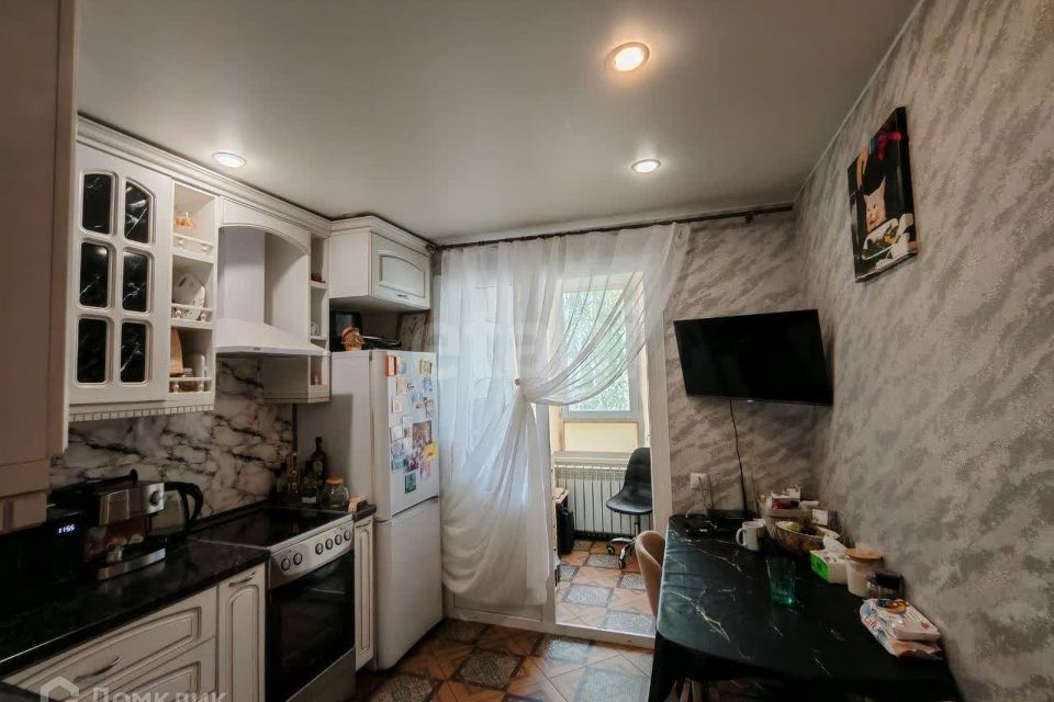 Продаётся 2-комнатная квартира, 60.8 м²