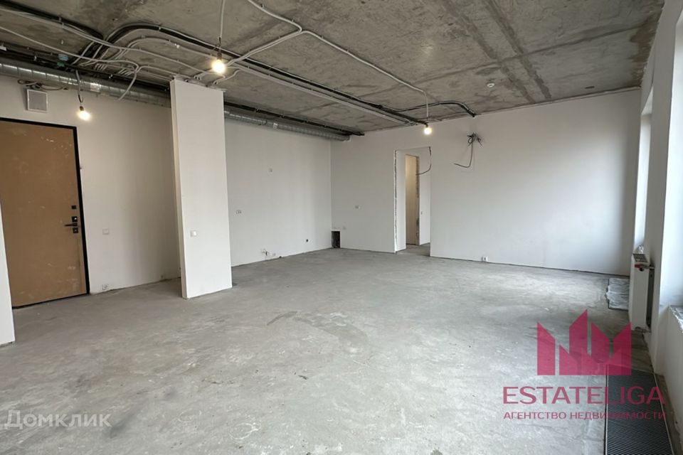 Продаётся 4-комнатная квартира, 135.7 м²