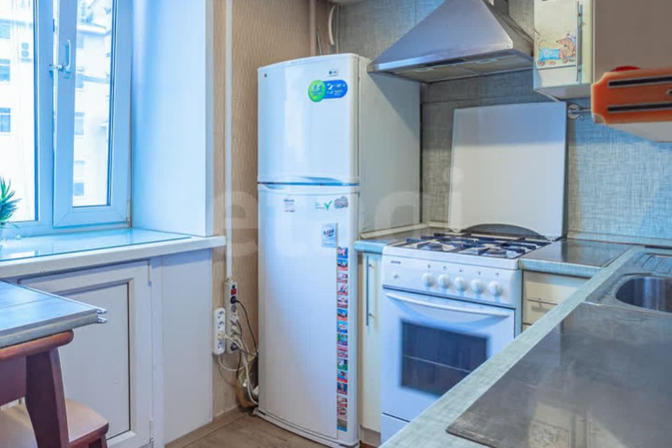 Продаётся 3-комнатная квартира, 57.8 м²