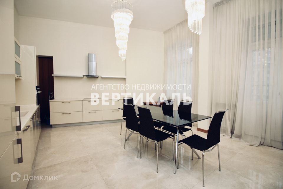 Сдаётся 3-комнатная квартира, 143 м²