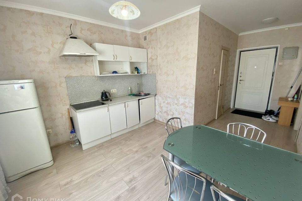 Продаётся 1-комнатная квартира, 37.8 м²