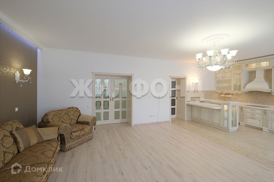 Продаётся 3-комнатная квартира, 129.5 м²