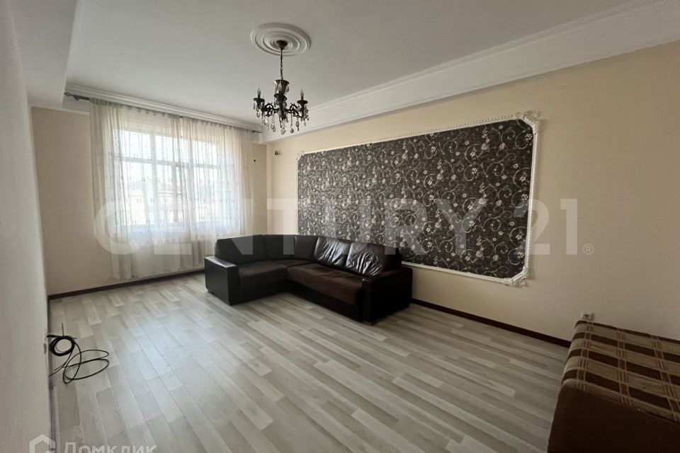 Продаётся 3-комнатная квартира, 105 м²