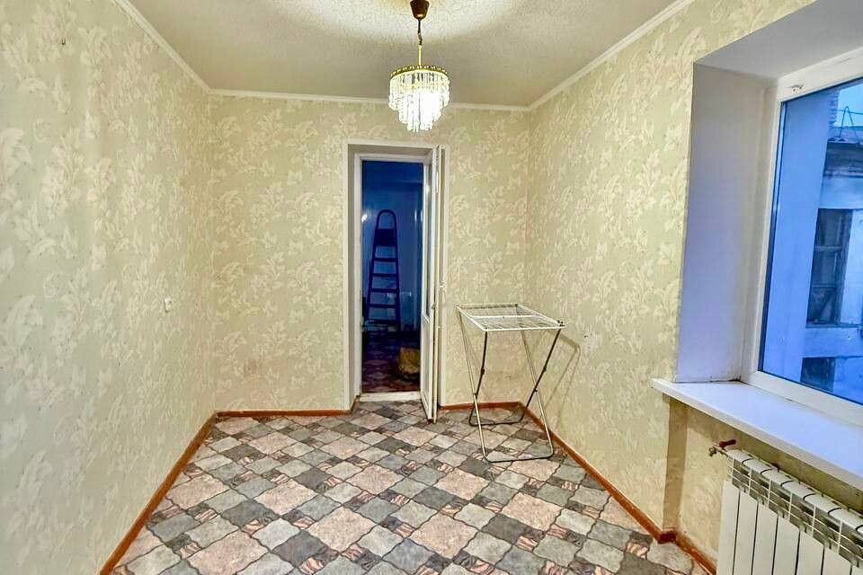 Продаётся 4-комнатная квартира, 63 м²