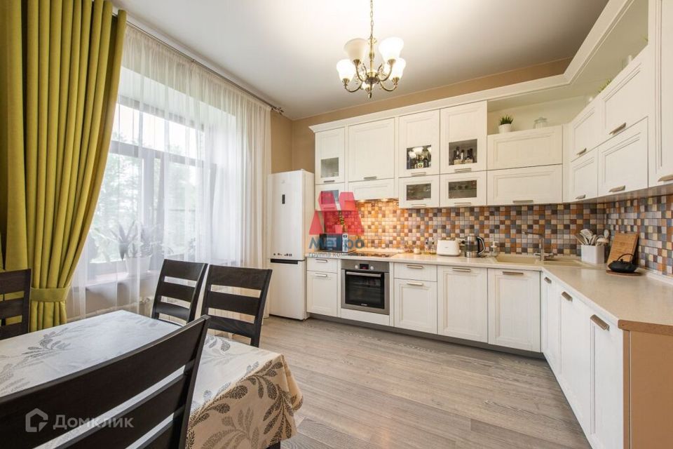 Продаётся 3-комнатная квартира, 82.7 м²