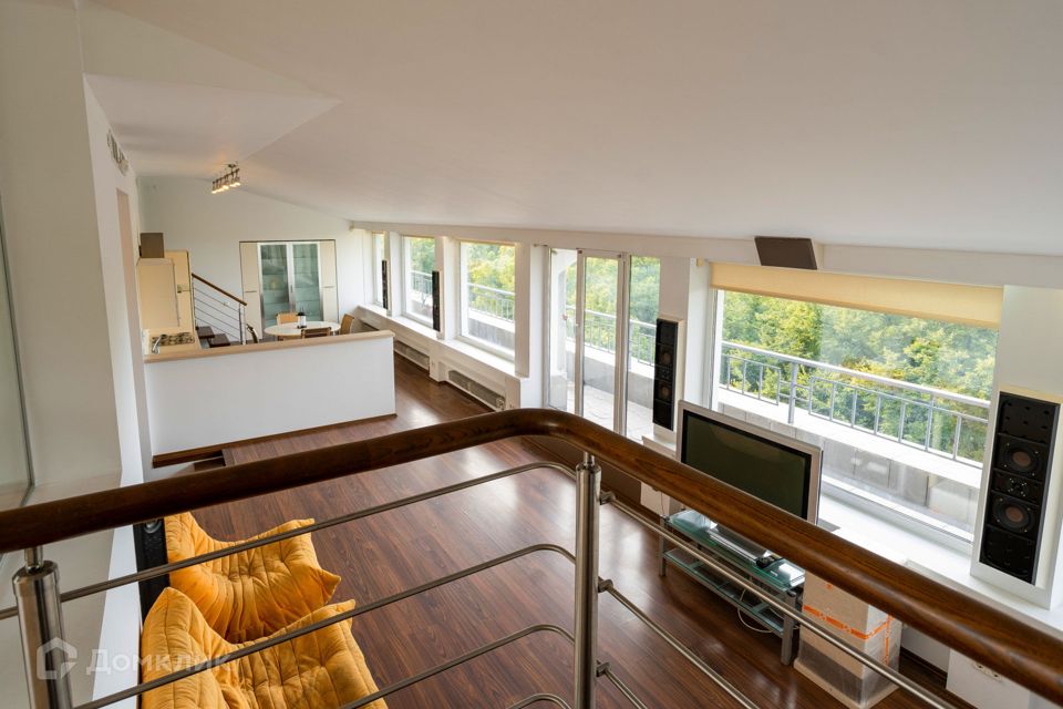 Продаётся 3-комнатная квартира, 129 м²