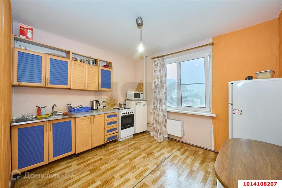 Продаётся 2-комнатная квартира, 65 м²