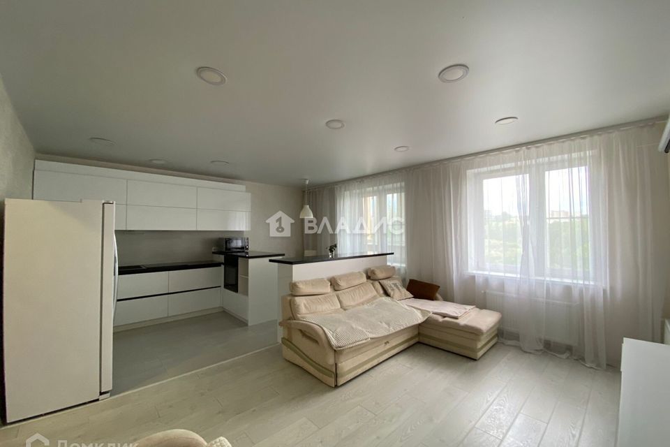 Продаётся 3-комнатная квартира, 105 м²