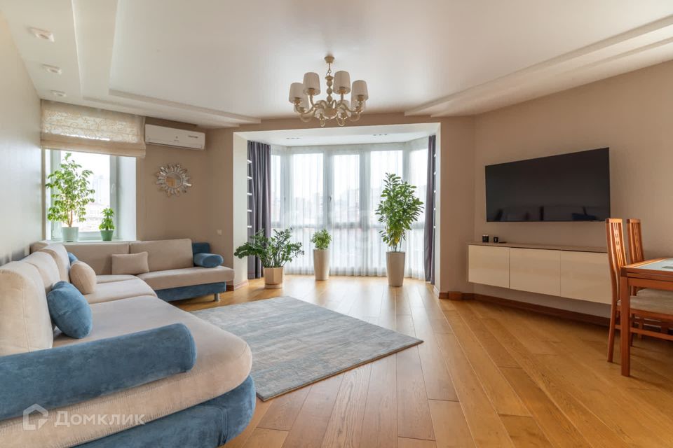 Продаётся 4-комнатная квартира, 115 м²