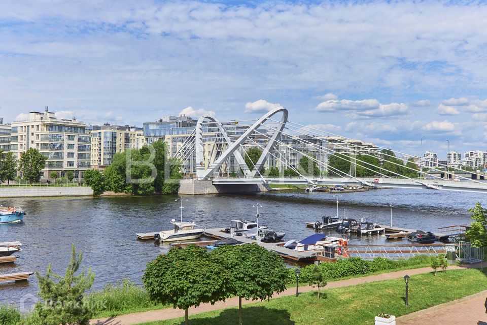 Продаётся 4-комнатная квартира, 120 м²