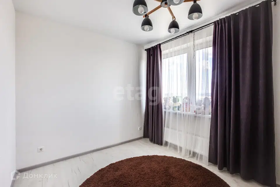 Продаётся 4-комнатная квартира, 87 м²