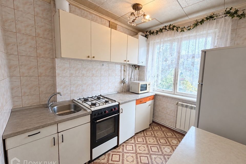 Продаётся 4-комнатная квартира, 61 м²