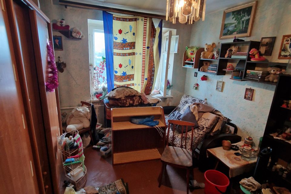 Продаётся комната в 15-комн. квартире, 12.8 м²