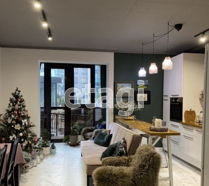 Продаётся 3-комнатная квартира, 109 м²