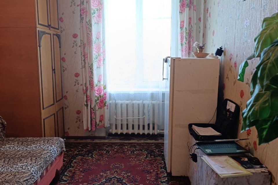 Продаётся комната в 3-комн. квартире, 15 м²