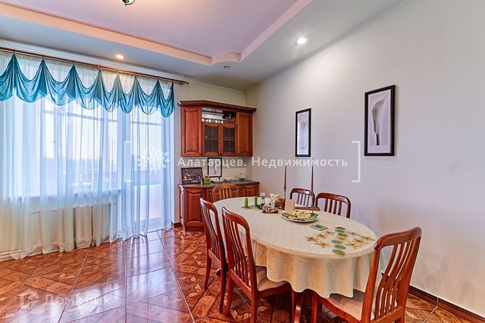 Продаётся 6-комнатная квартира, 279.3 м²