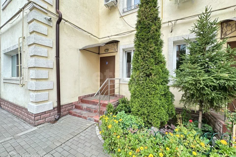 Продаётся 3-комнатная квартира, 46.4 м²