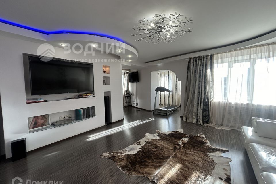 Продаётся 4-комнатная квартира, 133.4 м²