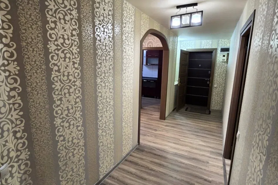 Продаётся 4-комнатная квартира, 82.7 м²