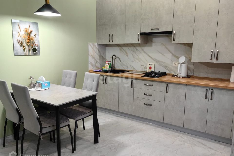 Продаётся 1-комнатная квартира, 47 м²