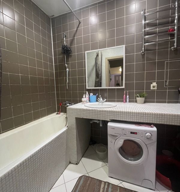 Продаётся 2-комнатная квартира, 63.7 м²