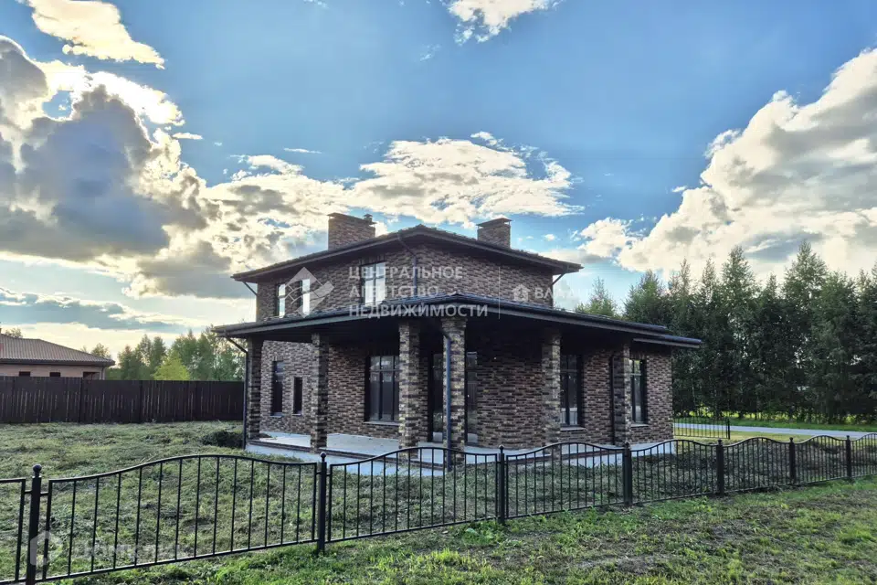 Продаётся 2-этажный дом, 203.7 м²