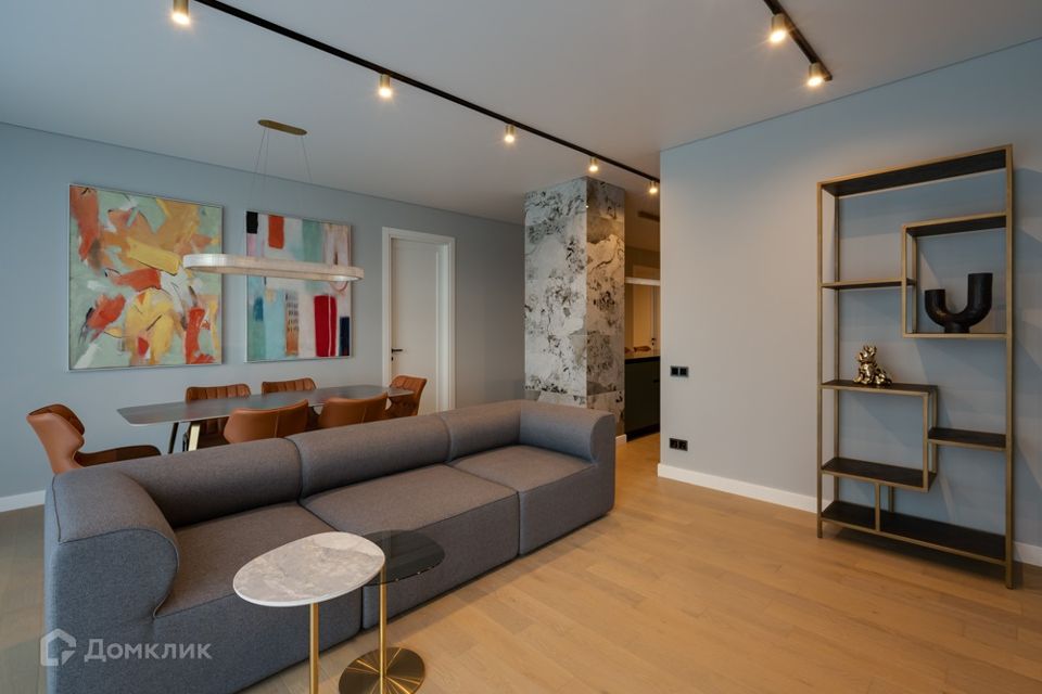 Продаётся 4-комнатная квартира, 130 м²