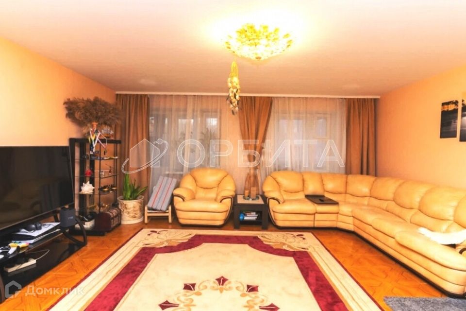 Продаётся 3-комнатная квартира, 130 м²