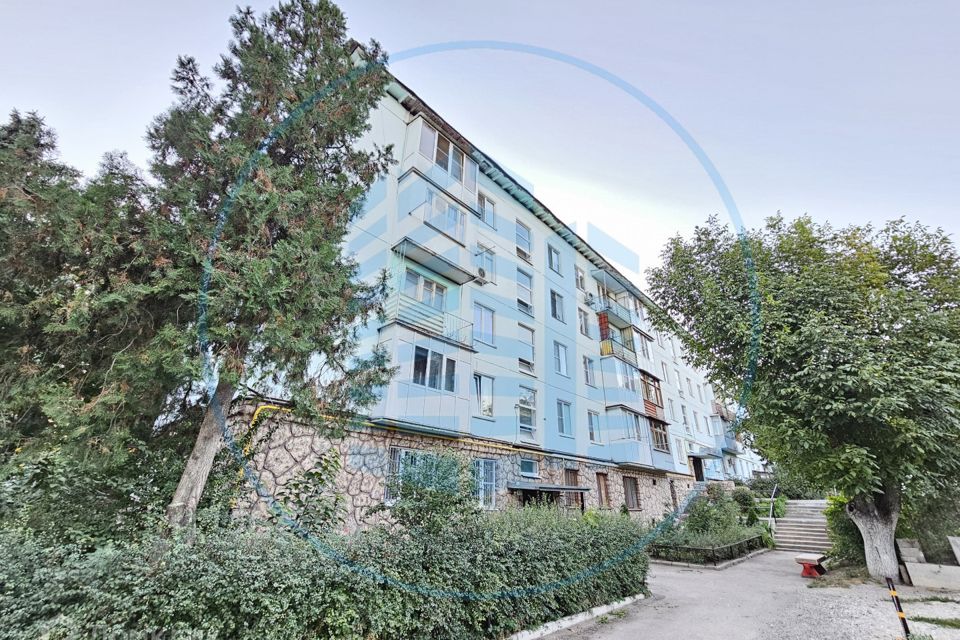 Продаётся 3-комнатная квартира, 43.7 м²