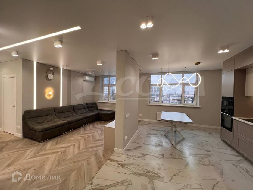 Продаётся 3-комнатная квартира, 111.7 м²