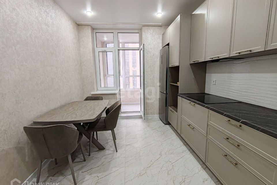 Продаётся 1-комнатная квартира, 42 м²