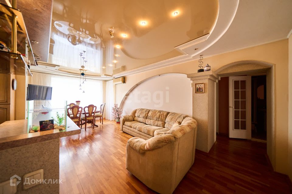 Продаётся 4-комнатная квартира, 120 м²
