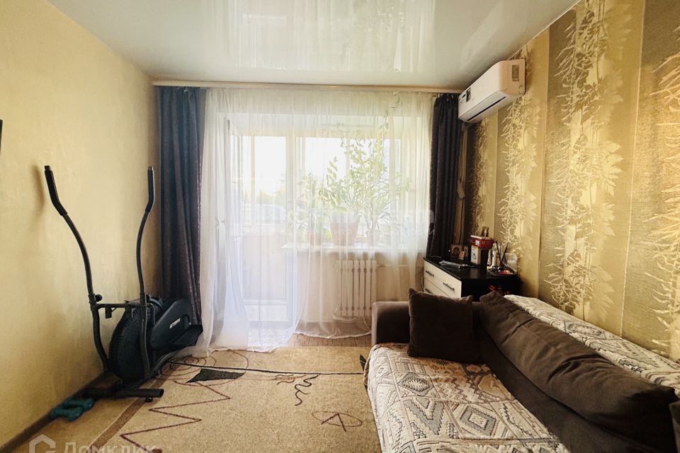 Продаётся 3-комнатная квартира, 56.8 м²