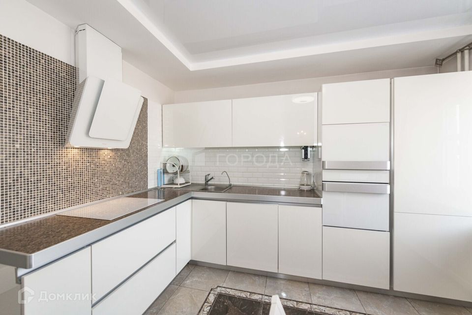 Сдаётся 3-комнатная квартира, 113 м²