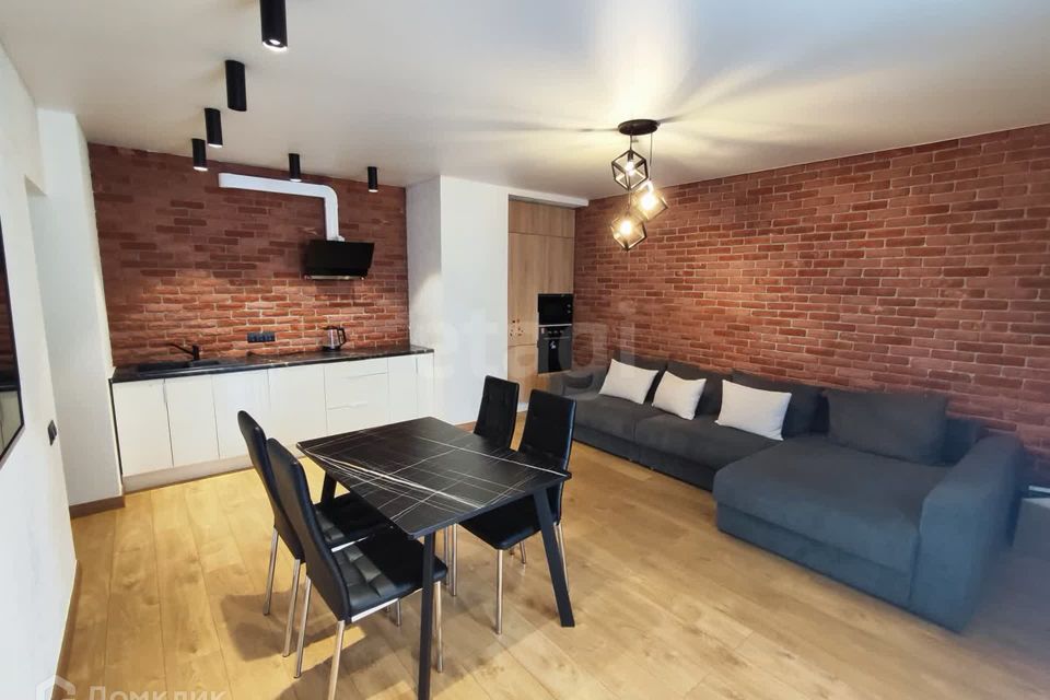 Продаётся 1-комнатная квартира, 56.2 м²