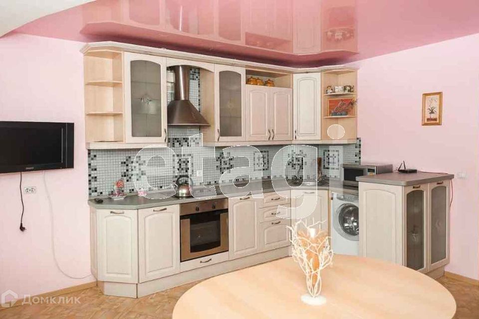 Сдаётся 2-комнатная квартира, 70 м²