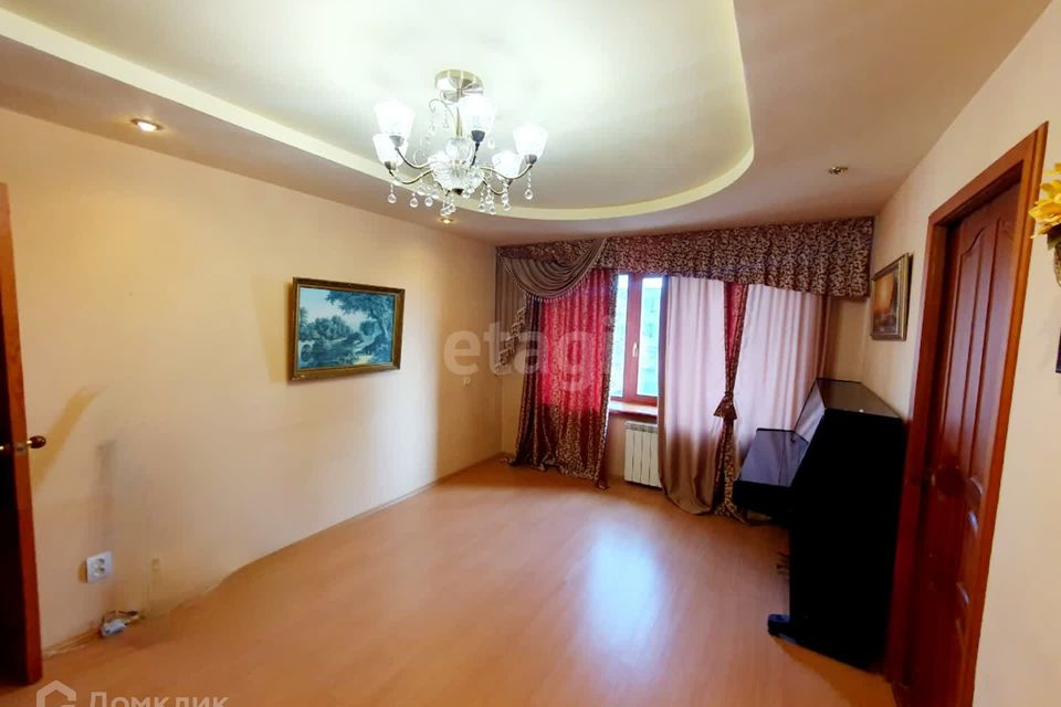 Продаётся 4-комнатная квартира, 63 м²
