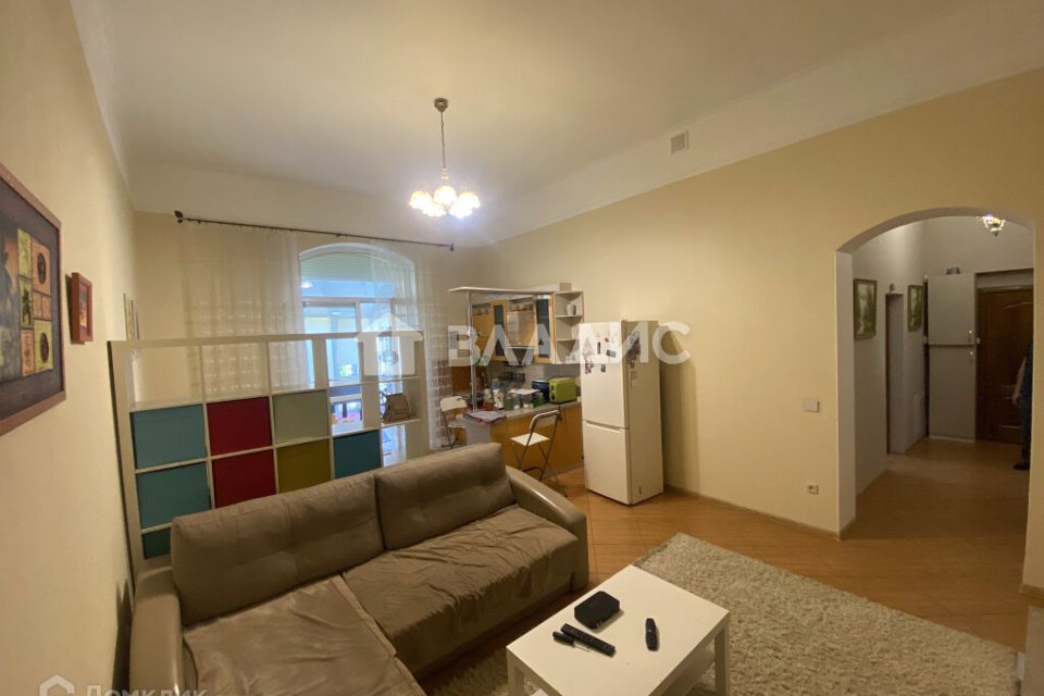 Сдаётся 2-комнатная квартира, 72 м²