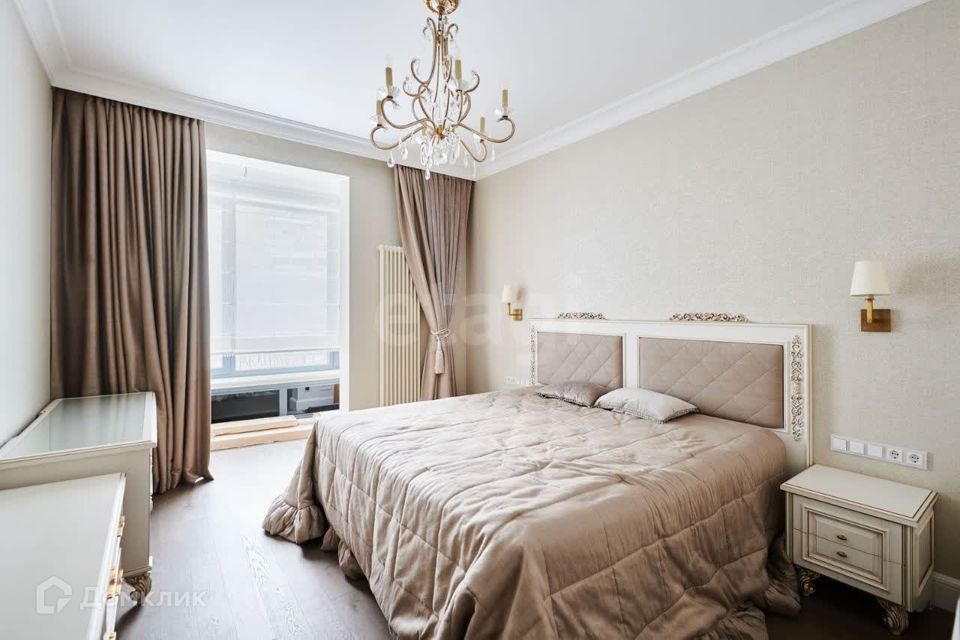 Продаётся 4-комнатная квартира, 146.8 м²