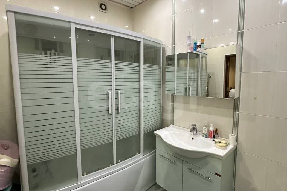 Продаётся 3-комнатная квартира, 115 м²