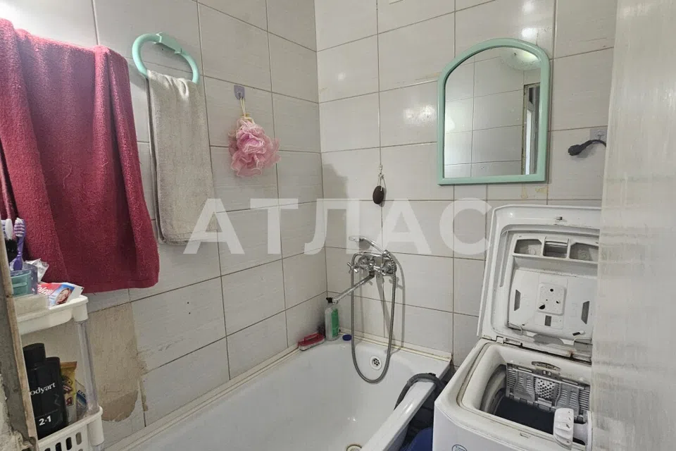 Продаётся 3-комнатная квартира, 52.4 м²