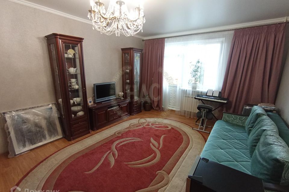 Продаётся 3-комнатная квартира, 111.7 м²