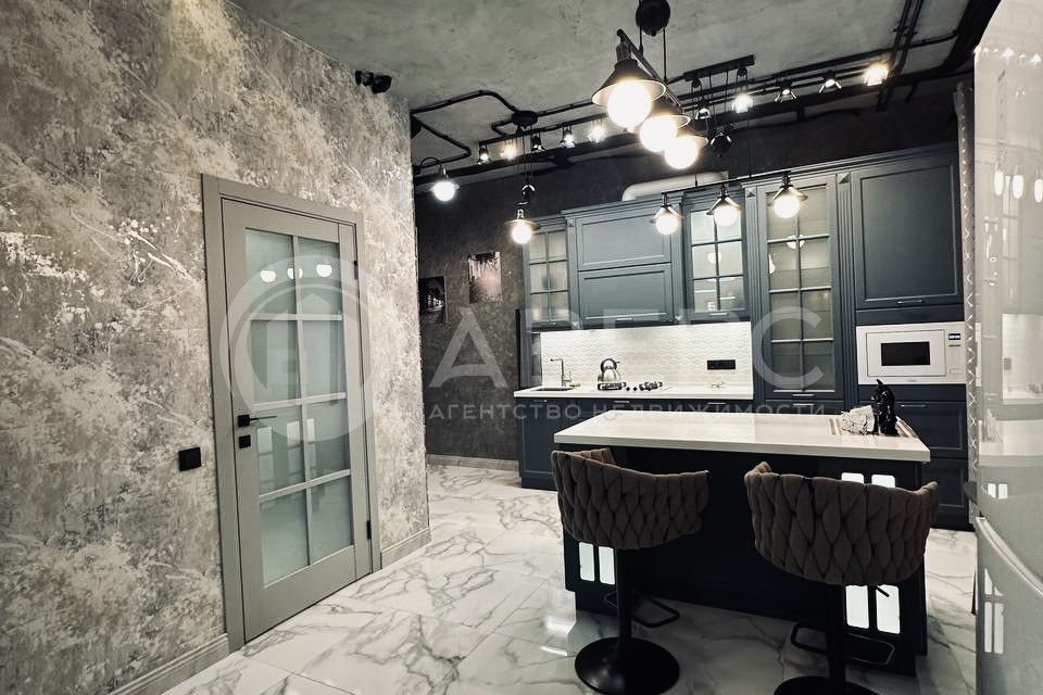 Продаётся 2-комнатная квартира, 102.2 м²