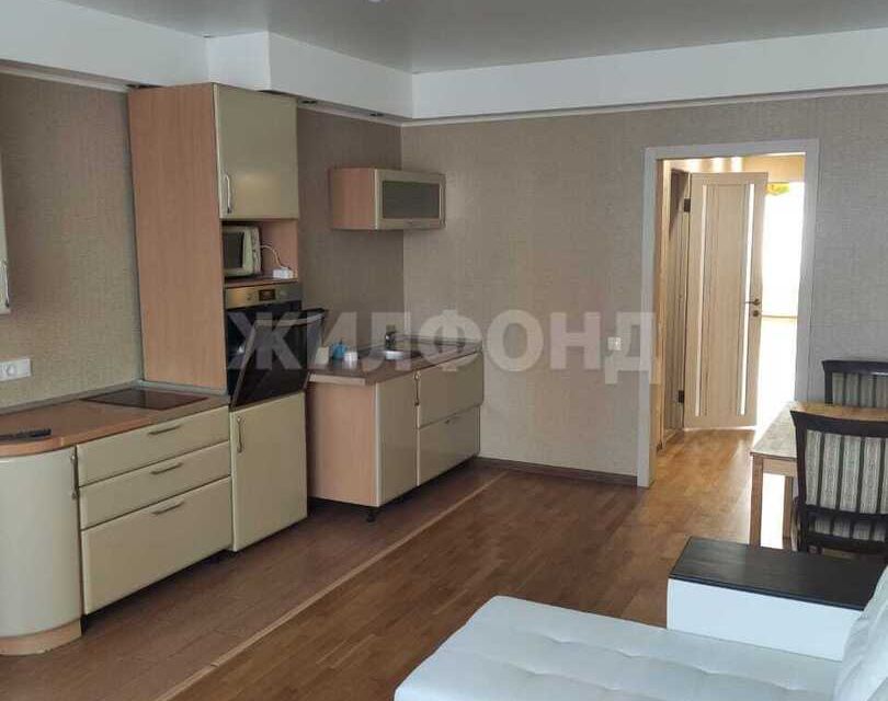 Сдаётся 3-комнатная квартира, 98 м²